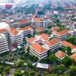 Memilih universitas terbaik surabaya